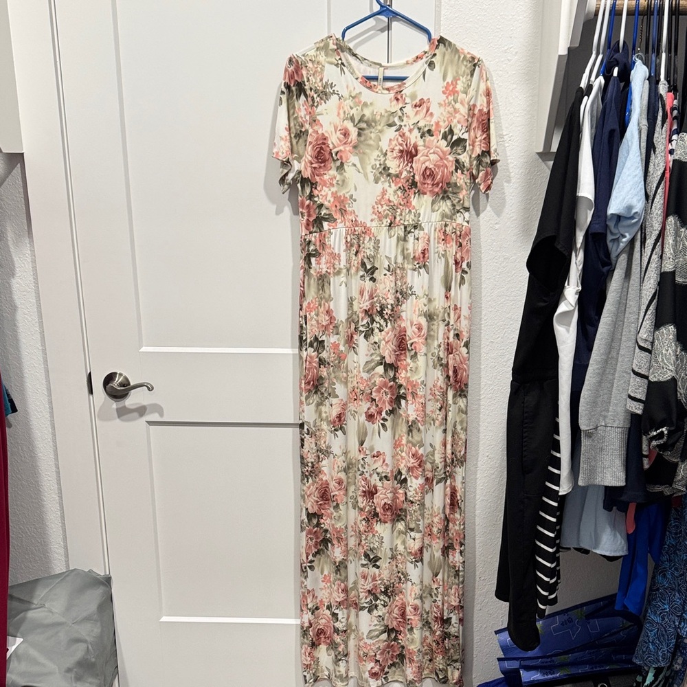 Bellamie Floral Maxi Dress - Cream and Pink